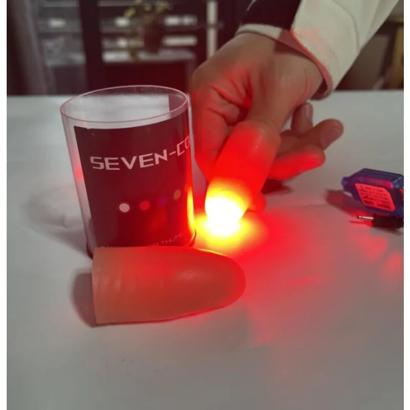 Siedem kolorów LED Light Końcó – Thumb Tip Magic Trick Set recenzja i cena